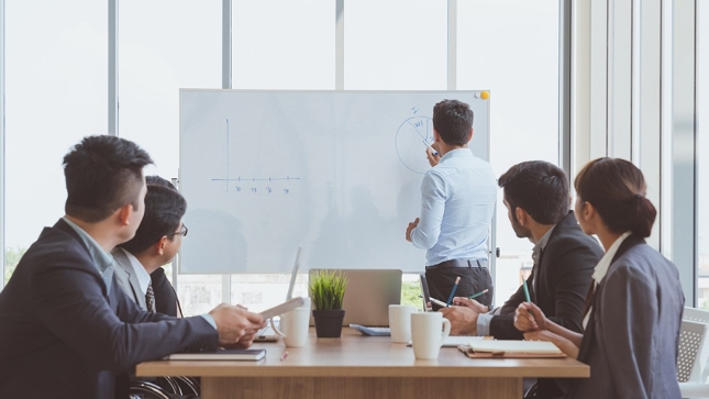 Consejos para que las empresas de comercio electr&oacute;nico supervisen la competencia